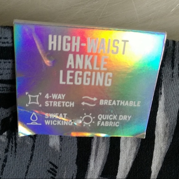 Size S🌺PINK VICTORIA'S SECRET LEGGINGS - Picture 3 of 7